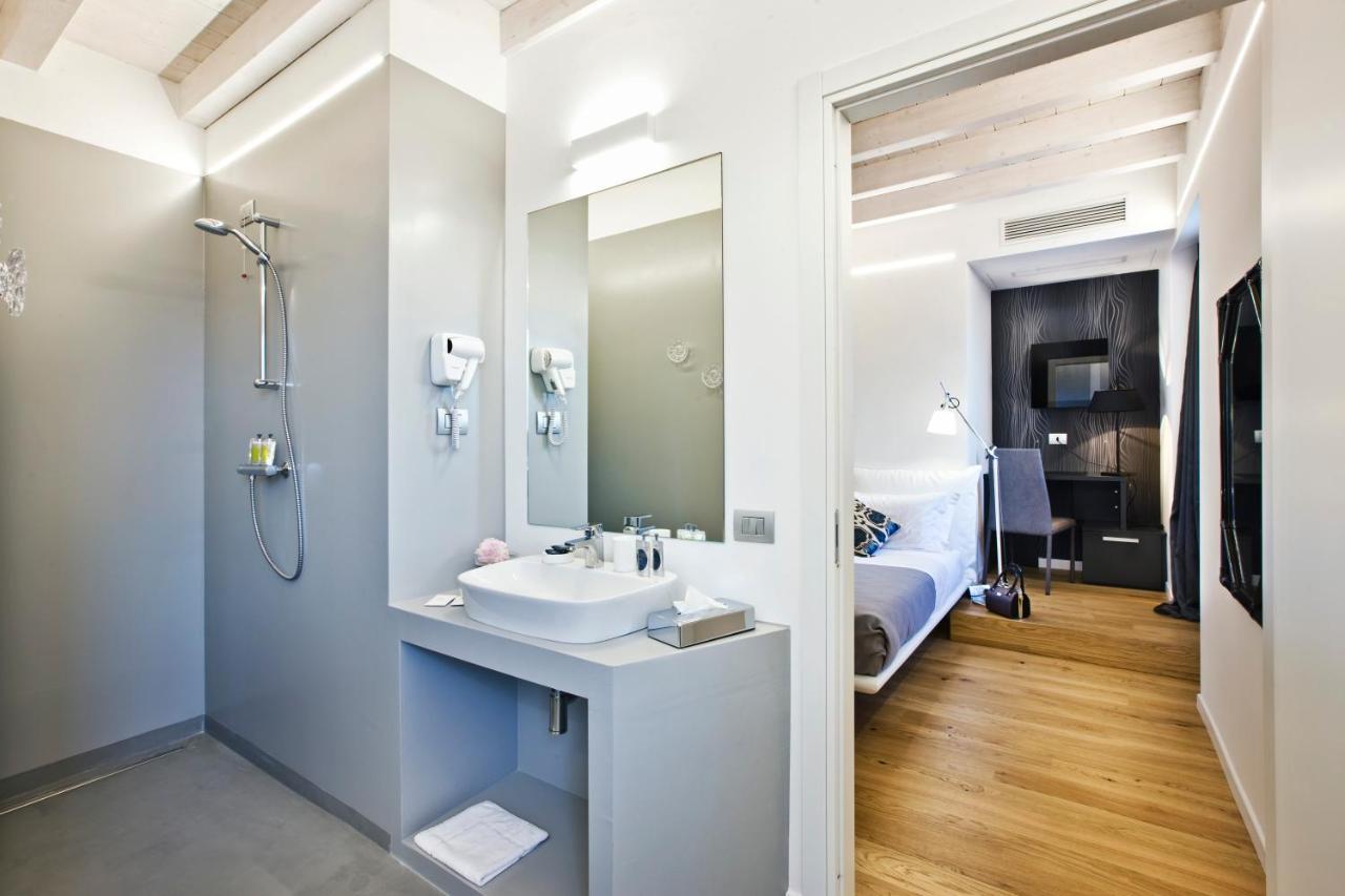 Manzoni 124 Bed&Relax Bed & Breakfast Esine Exterior photo