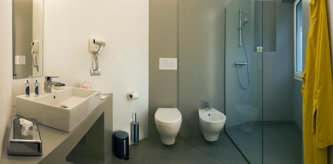 Manzoni 124 Bed&Relax Bed & Breakfast Esine Exterior photo